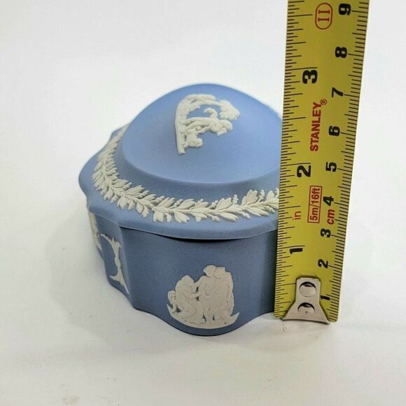 Vintage Wedgwood Jasperware Lidded Trinket Box Cameo Blue Cherubs Chariot - Picture 7 of 11